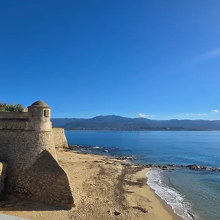 Superbe T2 Avec Balcons, Vieux Port, Hyper Centre *