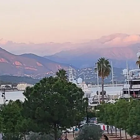 Daire Superbe T2 Avec Balcons, Vieux Port, Hyper Centre