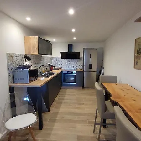 Superbe T2 Avec Balcons, Vieux Port, Hyper Centre Apartment