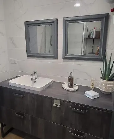 Superbe T2 Avec Balcons, Vieux Port, Hyper Centre Apartment