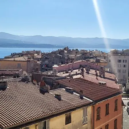 Superbe T2 Avec Balcons, Vieux Port, Hyper Centre Daire Ajaccio (Corsica)