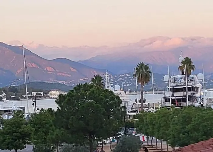 Apartment Superbe T2 Avec Balcons, Vieux Port, Hyper Centre
