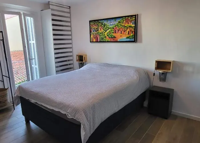 Appartement Superbe T2, Vieux Port, Hyper Centre Ajaccio (Corsica)