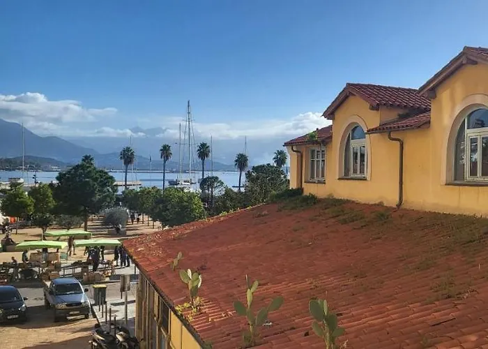 Superbe T2 Avec Balcons, Vieux Port, Hyper Centre * Ajaccio (Corsica)