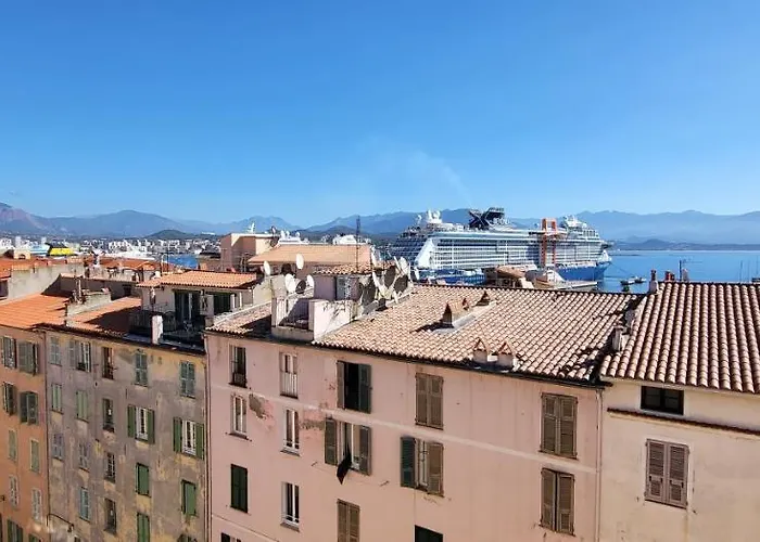 Appartement Superbe T2, Vieux Port, Hyper Centre *