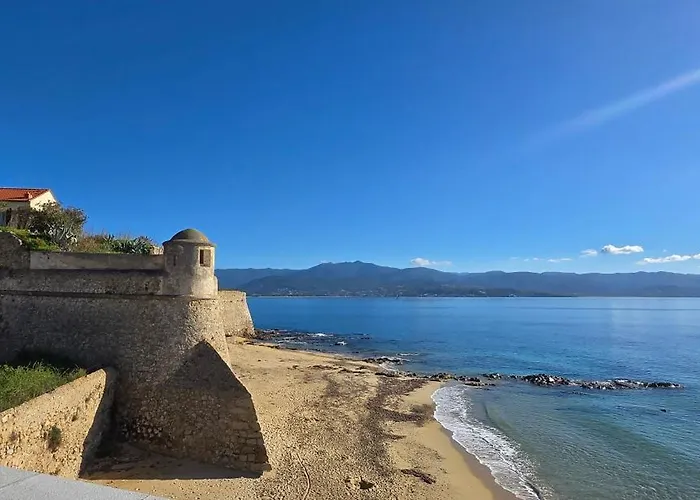 Superbe T2 Avec Balcons, Vieux Port, Hyper Centre *
